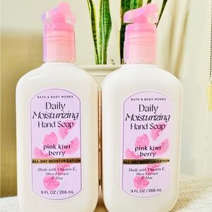 Bath & Body Works Pink Kiwi Daily Moisturizing Hand Soap